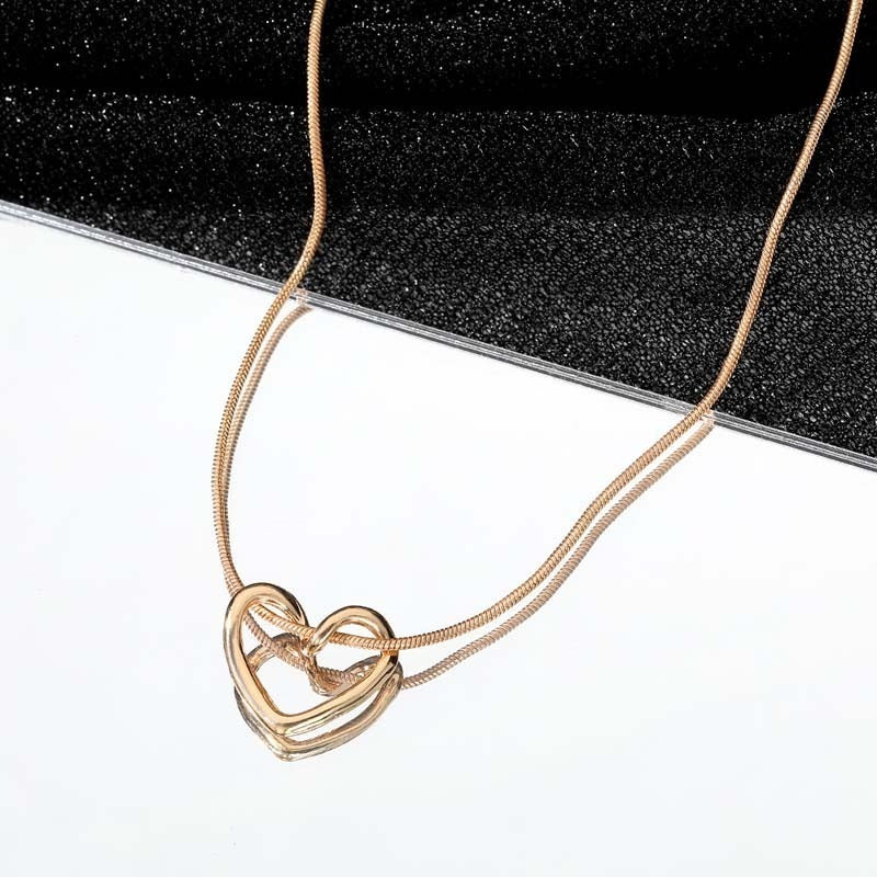 Korean Hollow Heart Pendant Necklace Lightweight Clavicle Chain Jewellery for Girls Fashion Simplicity