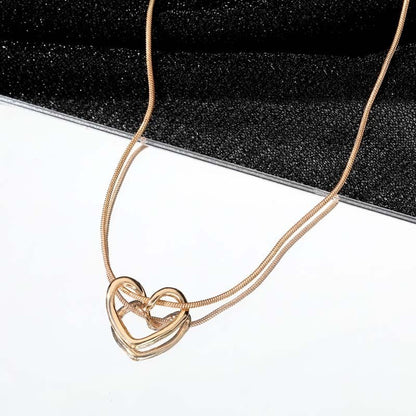 Korean Hollow Heart Pendant Necklace Lightweight Clavicle Chain Jewellery for Girls Fashion Simplicity